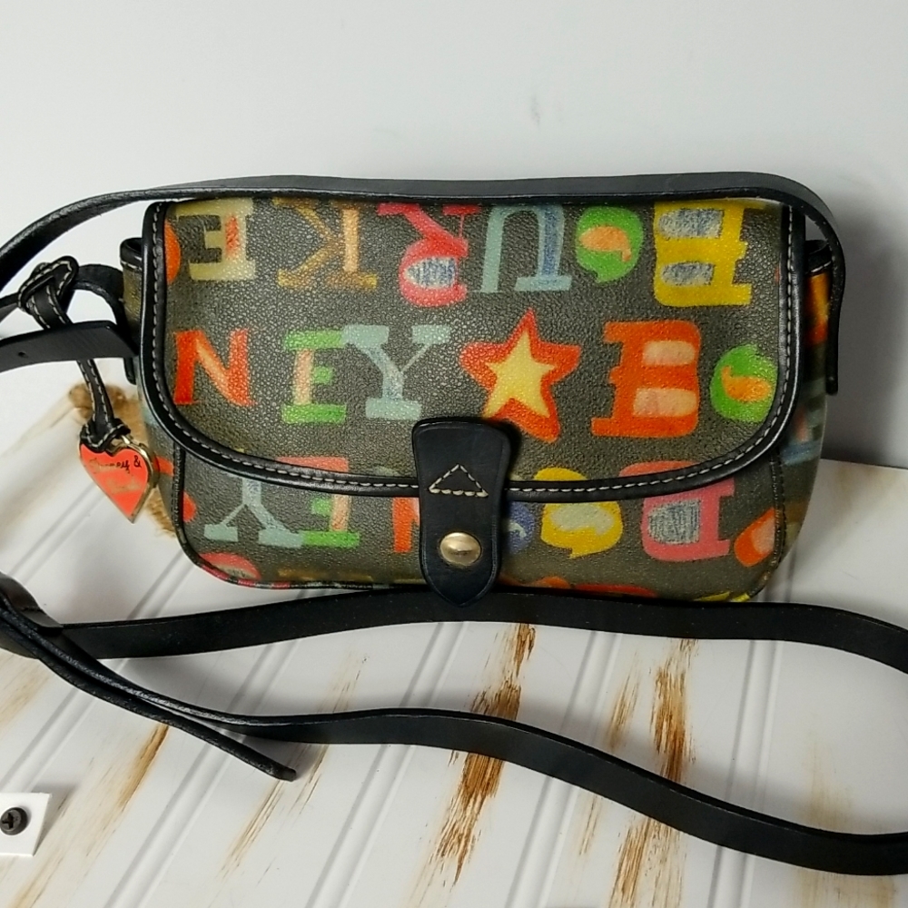 DOONEY AND BOURKE VINTAGE CROSSBODY SIGNATURE LOG - Picture 1 of 8